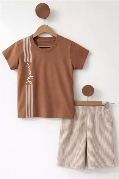 /resimler/cacheweb/urunler/2-9-yas-yazlik-erkek-cocuk-takim-yazi-baskili-kahverengi1_176444.webp?v=639099660462039097