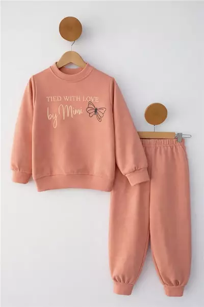 /resimler/cacheweb/urunler/3-4-5-6-7-yas-fiyonklu-yazi-baskili-cocuk-takim-pudra1_174022.webp?v=639066665999619016