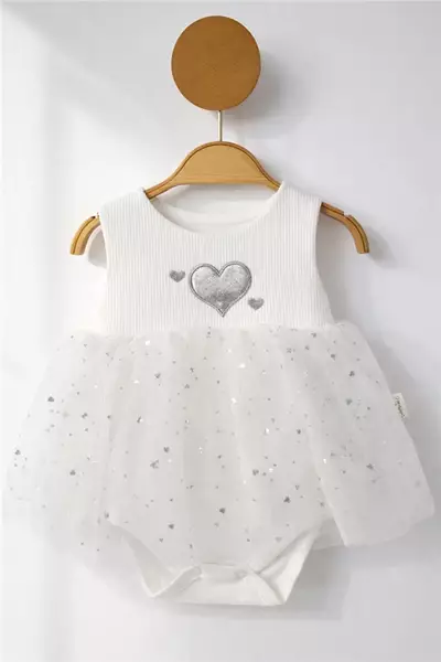 /resimler/cacheweb/urunler/3-6-9-12-18-ay-kalp-detayli-tutulu-badi-0504-beyaz1_176961.webp?v=639104915323364137