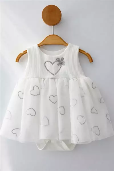 /resimler/cacheweb/urunler/3-6-9-12-18_ay_kalp_detayli_tutulu_badi_beyaz1_175394.webp?v=639086648562427863