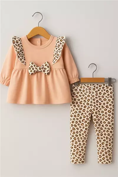 /resimler/cacheweb/urunler/baby_can_3-6-9-12_ay_penye_kiz_bebek_takim_leopar_detayli_somon1_168795.webp?v=639002059150725940