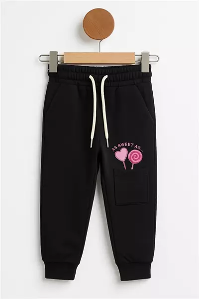 /resimler/cacheweb/urunler/bala-kids-1-4-yas-penye-pantolon-sweet-cepli-siyah1_167260.webp?v=638993355384411131