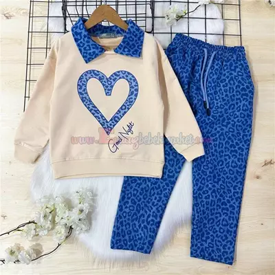 /resimler/cacheweb/urunler/cmk-kids-4-10-yas-penye-kiz-cocuk-takim-kalp-baskili-mavi1_147714.webp?v=638738607025015466