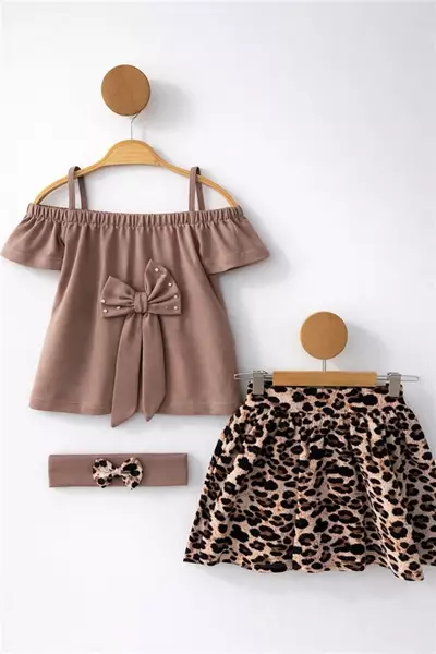 /resimler/cacheweb/urunler/deco-2-6-yas-tasli-fiyonklu-leopar-desen-kiz-cocuk-takim-vizon1_176251.webp?v=639095352087877374