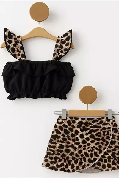 /resimler/cacheweb/urunler/deco-kids-2-5-yas-frfir-askili-crop-ve-leopar-etekli-kiz-takim-siyah1_175421.webp?v=639086662239776554