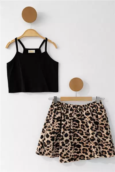 /resimler/cacheweb/urunler/deco-kids-3-7-yas-ip-askili-crop-ve-leopar-etekli-kiz-takim-siyah1_177341.webp?v=639108305934945348