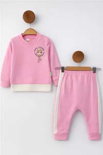 /resimler/cacheweb/urunler/memoza_0-12_ay_penye_bebek_takim_uni_nakisli_pembe1_170927.webp?v=639036640260073934