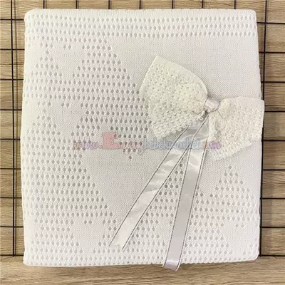 /resimler/cacheweb/urunler/mizmiz_90x80_cm_triko_bebek_battaniye_fiyonk_beyaz1_93222.webp?v=638200356407765698